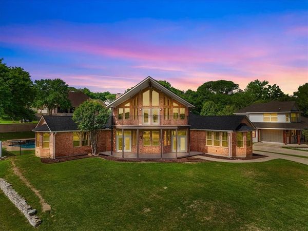 203 W Lake Drive, Weatherford, TX 76087