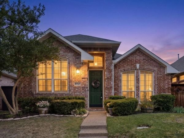 8707 Wellington Road , Irving, TX 75063