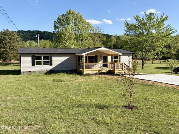 1312 W Beaver Creek Drive, Powell, TN 37849