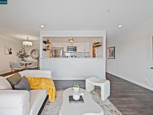 417 Evelyn Avenue, Unit 302, Albany, CA 94706