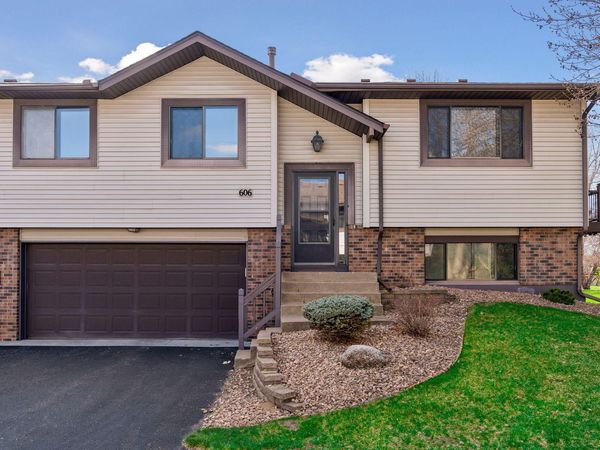 606 Donegal Circle , Shoreview, MN 55126