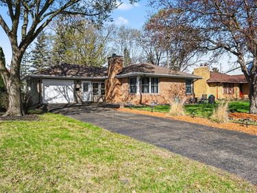 4527 Lakeland Avenue N, Robbinsdale, MN 55422