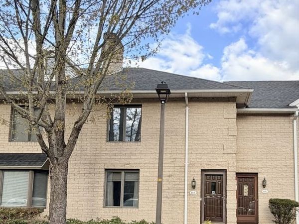 11 Mansion Woods Drive, Unit F, Agawam, MA 01001