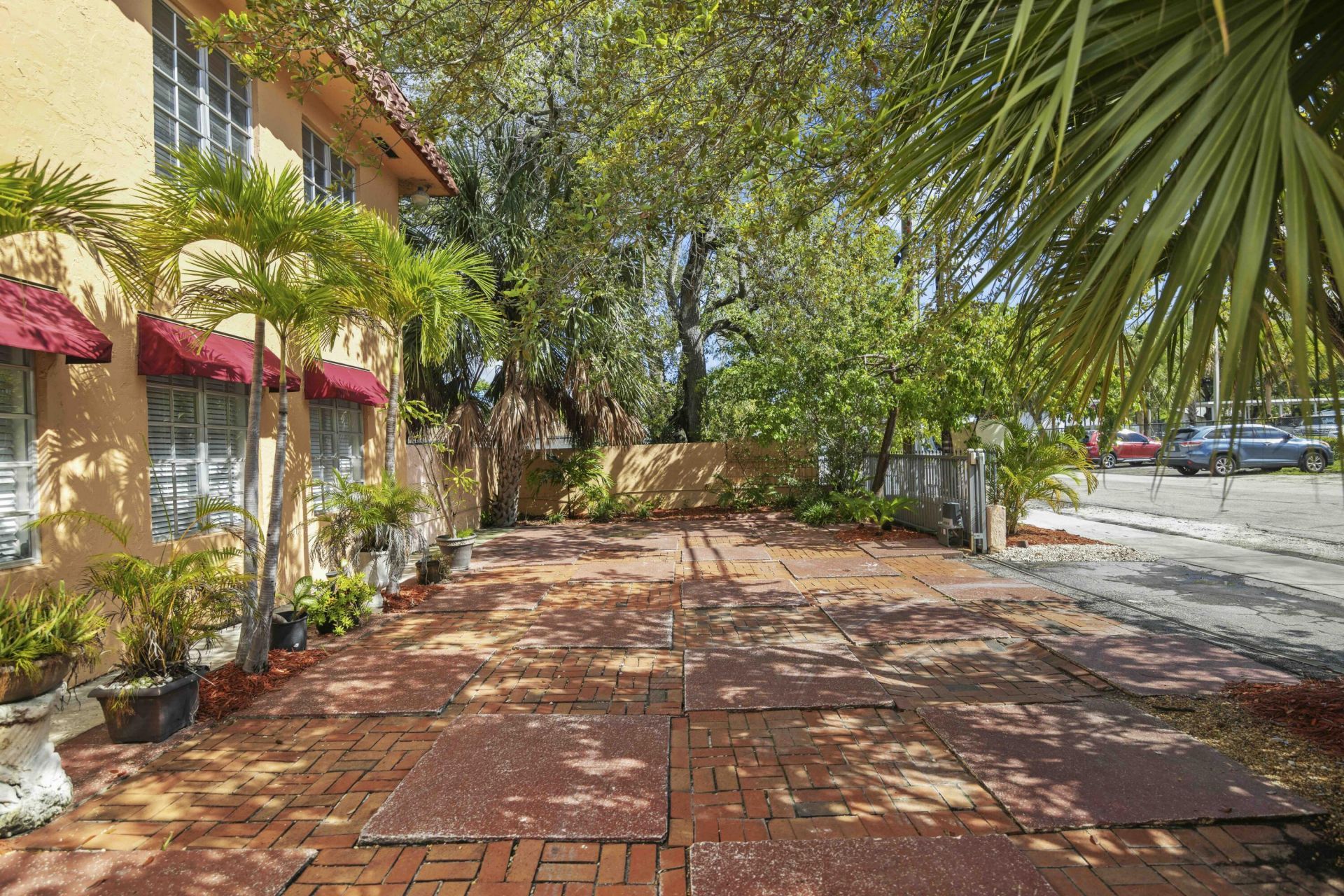 1545 Miami Road, Fort Lauderdale, FL 33394 Photo