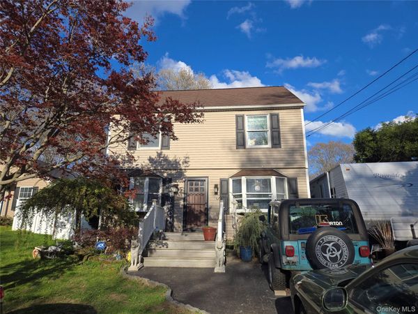 522 Rowlinson Drive , Shirley, NY 11967