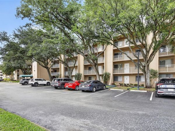 9470 Tangerine Pl , Unit 105, Davie, FL 33324