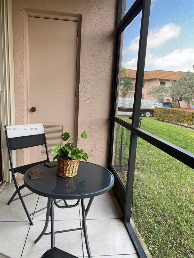 10633 NW 10th St , Unit 102, Pembroke Pines, FL 33026 Photo