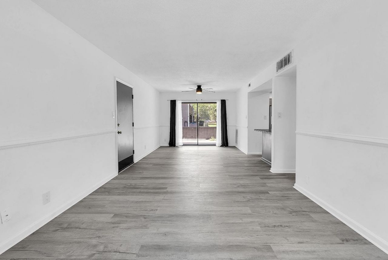 10301 N Kings Hwy.  Photo 12