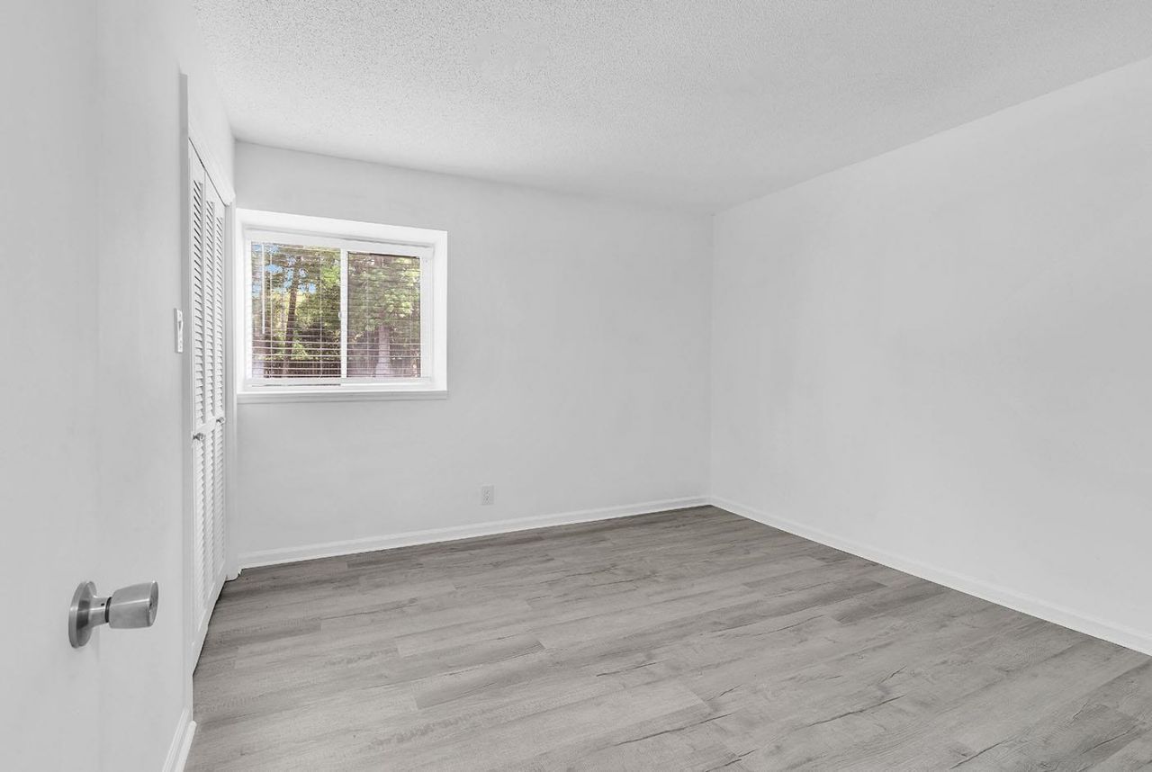 10301 N Kings Hwy. Photo 16