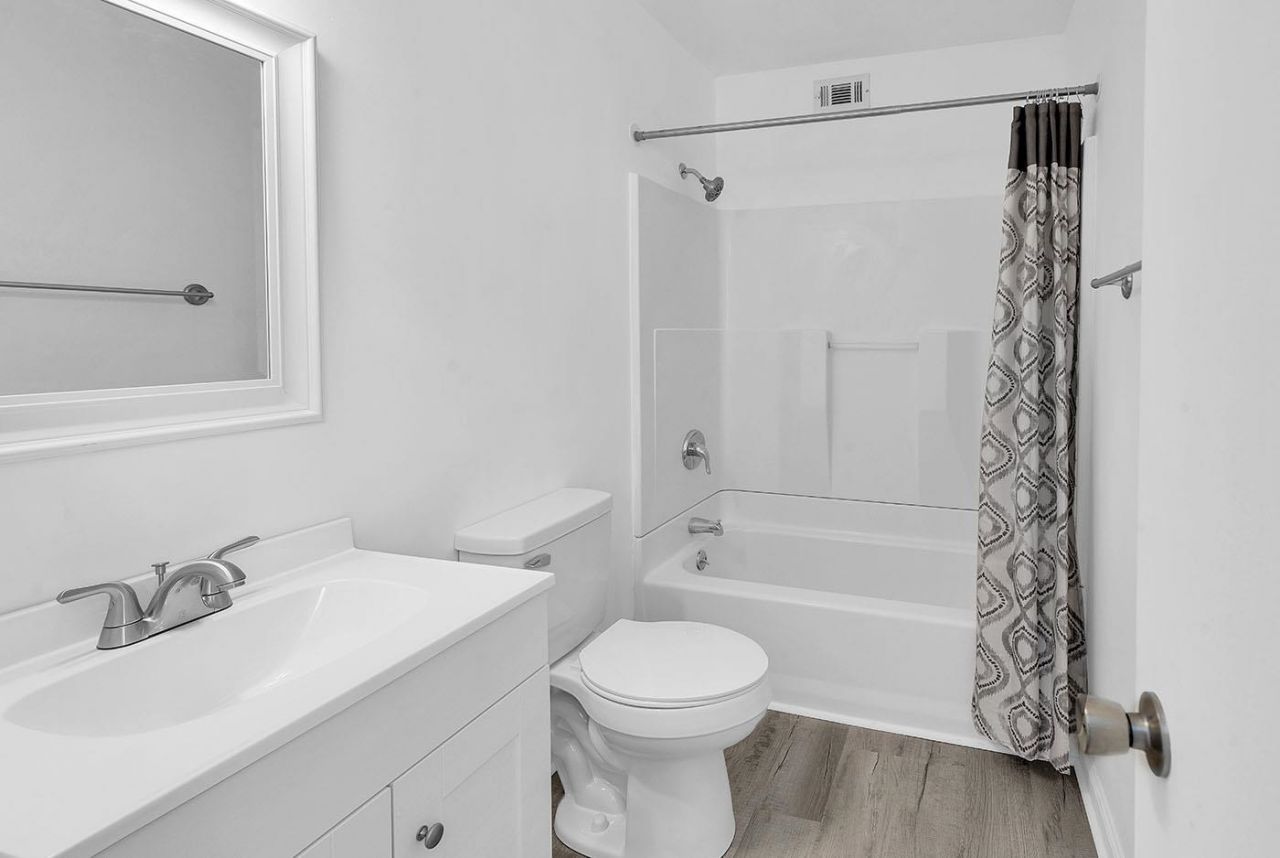 10301 N Kings Hwy.  Photo 16