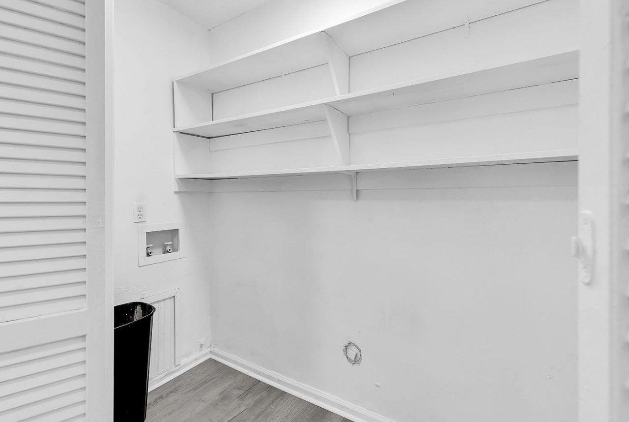 10301 N Kings Hwy.  Photo 20