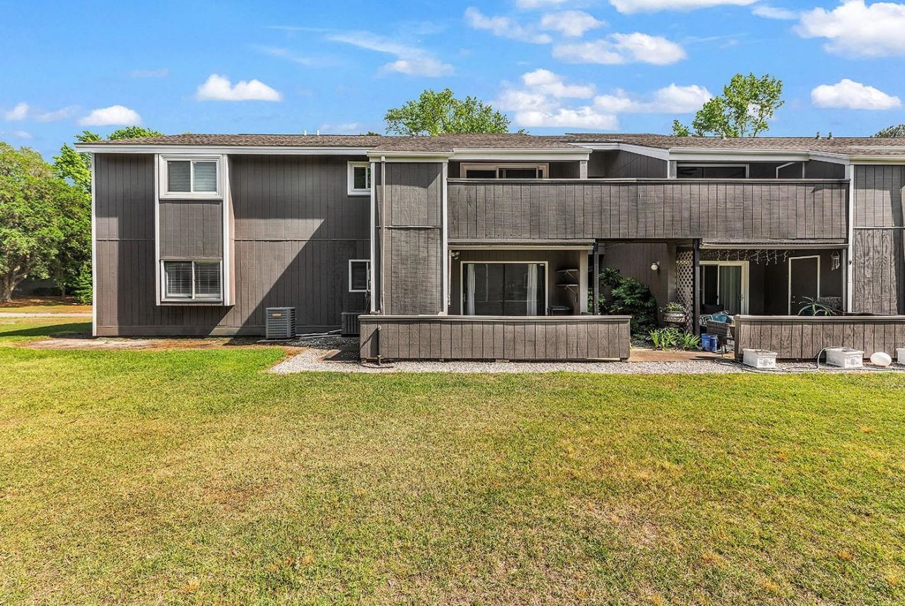 10301 N Kings Hwy.  Photo 22