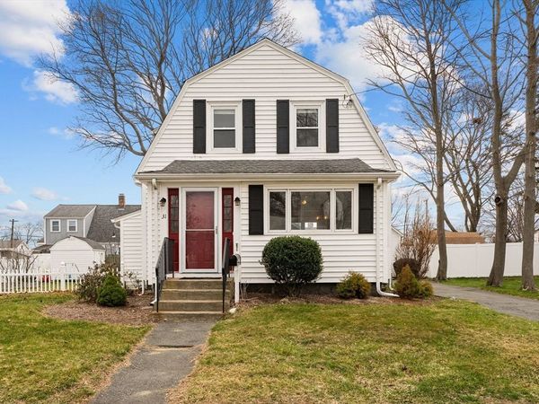 31 Howe St, Quincy, MA 02169