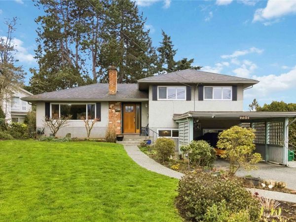 751 Cameo St , Saanich, BC V8X 3R9