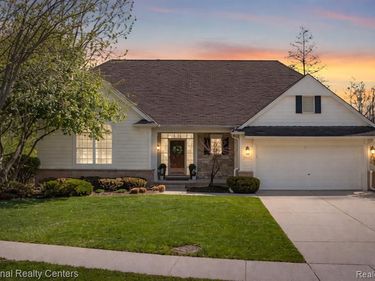 8521 Brewster, CANTON, MI 48187