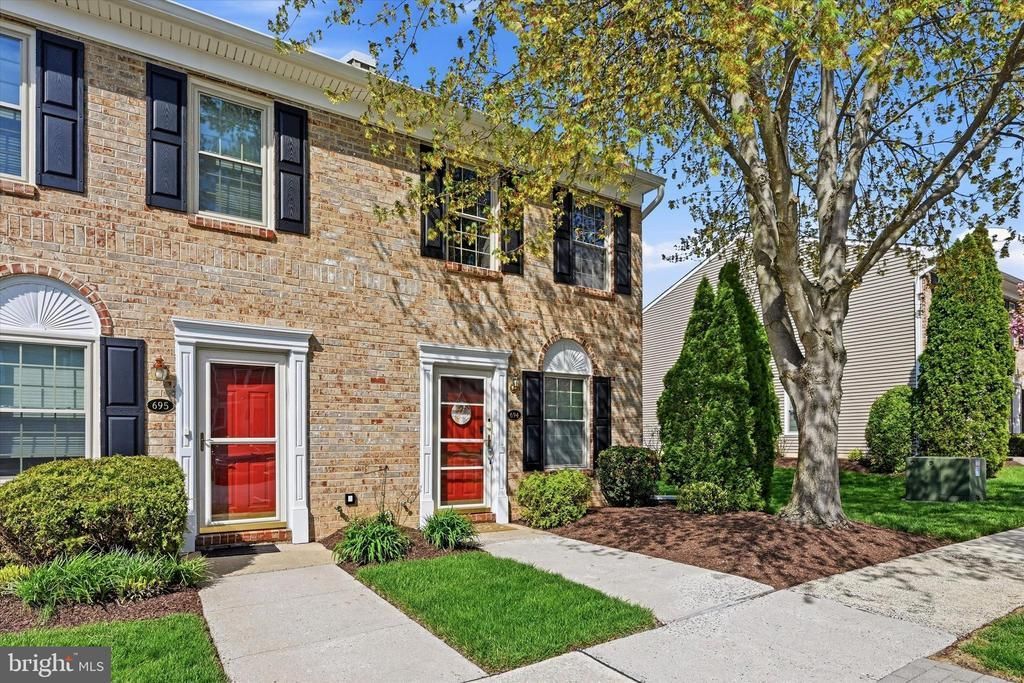 694 METRO COURT , WEST CHESTER, PA 19380
