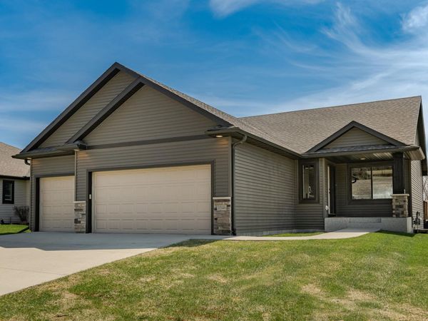 3346 Ridgeline Drive SE, Rochester, MN 55904