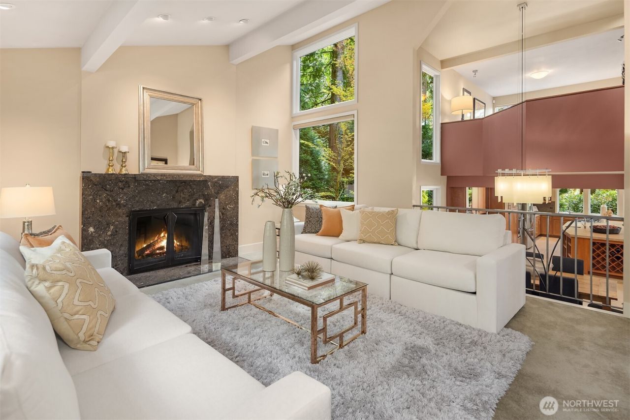 25137 SE Mirrormont Place, Issaquah, WA 98027