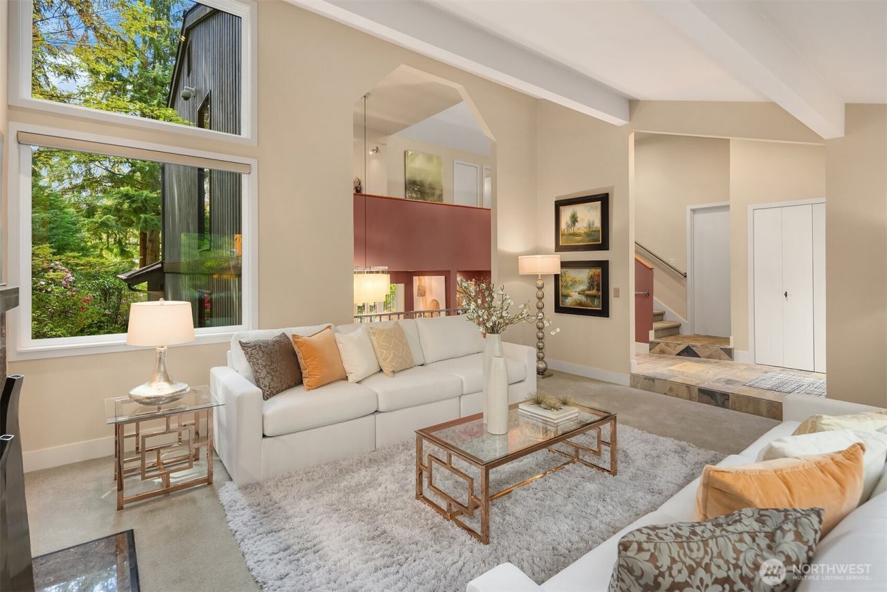 25137 SE Mirrormont Place, Issaquah, WA 98027