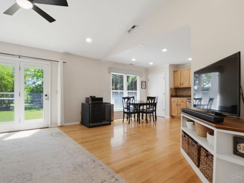 9262 White Pine Drive, Loveland, OH 45140 Photo 11