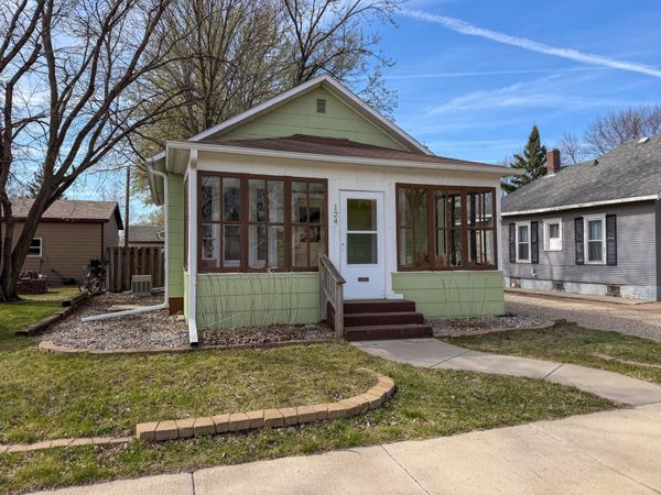 124 9th St SE, Huron, SD 57350