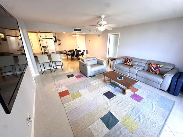 1 Las Olas Circle, Unit 313, Fort Lauderdale, FL 33316