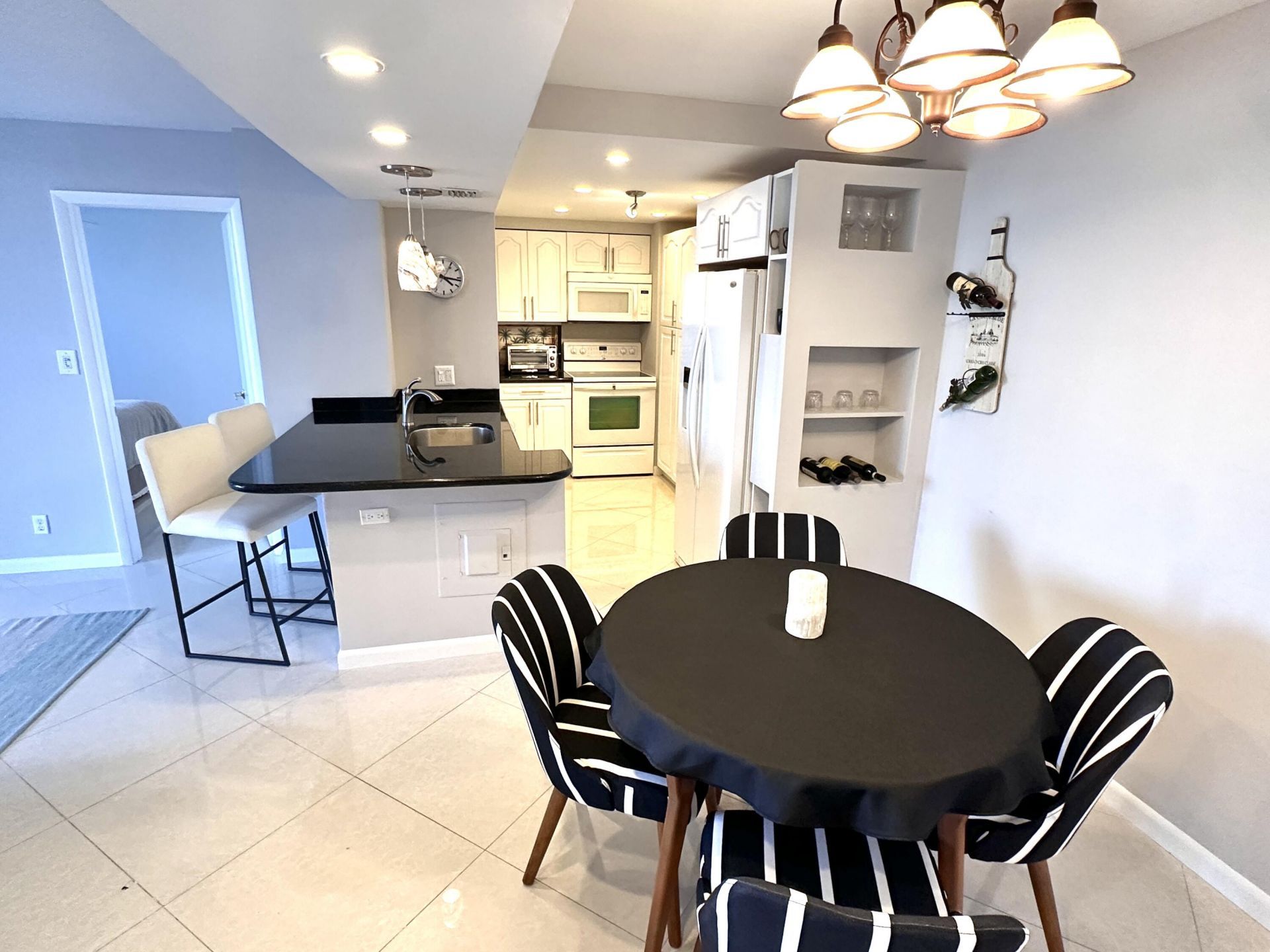 1 Las Olas Circle, Unit 313, Fort Lauderdale, FL 33316 Photo