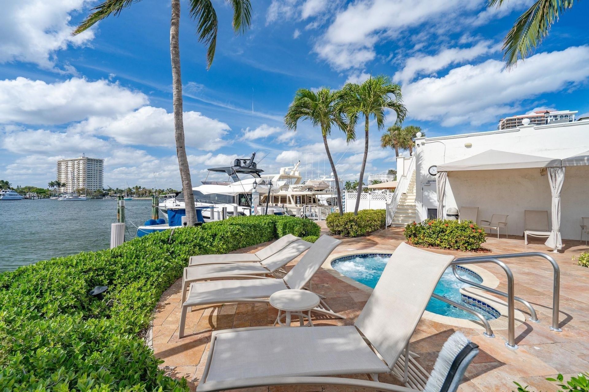 1 Las Olas Circle, Unit 313, Fort Lauderdale, FL 33316 Photo