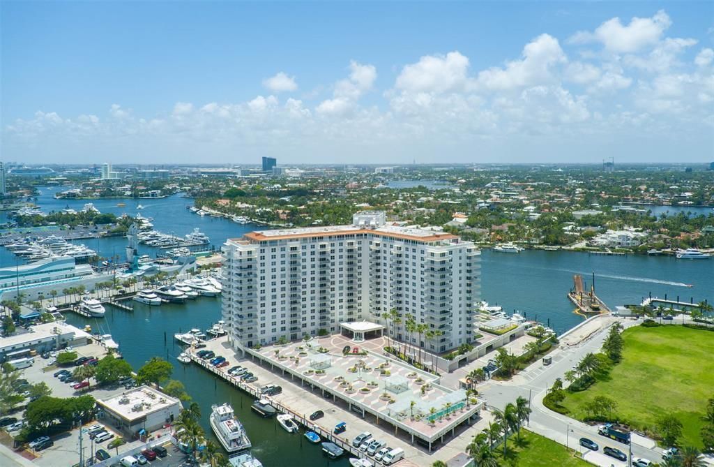 1 Las Olas Circle, Unit 313, Fort Lauderdale, FL 33316 Photo