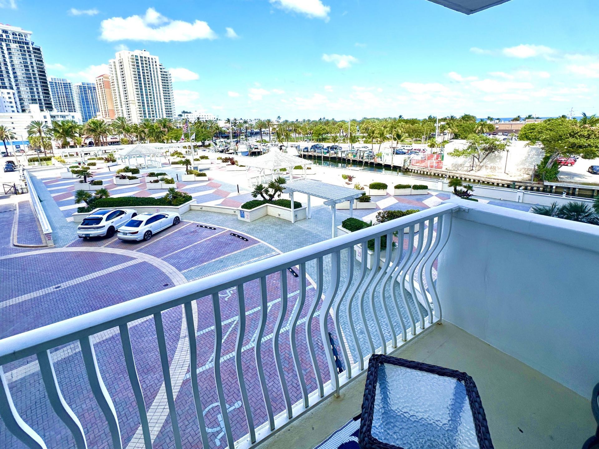 1 Las Olas Circle, Unit 313, Fort Lauderdale, FL 33316 Photo