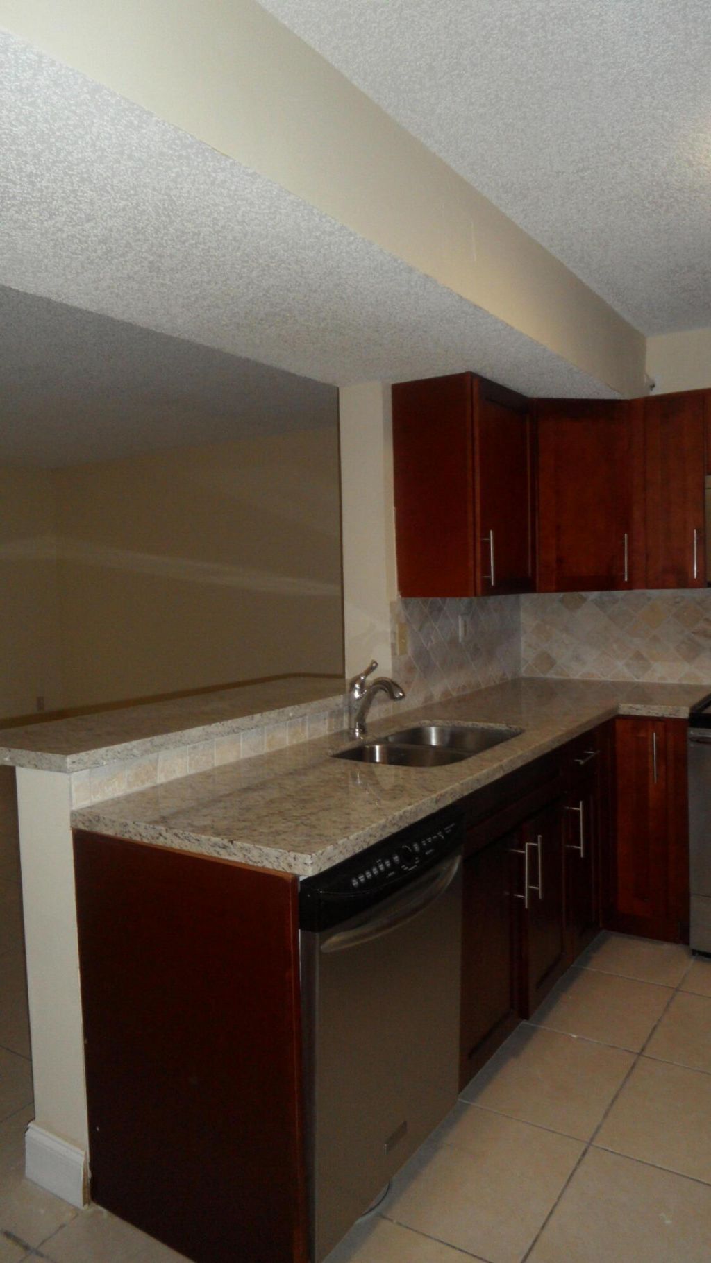 351 Palm Way W, Unit 201, Pembroke Pines, FL 33025 Photo