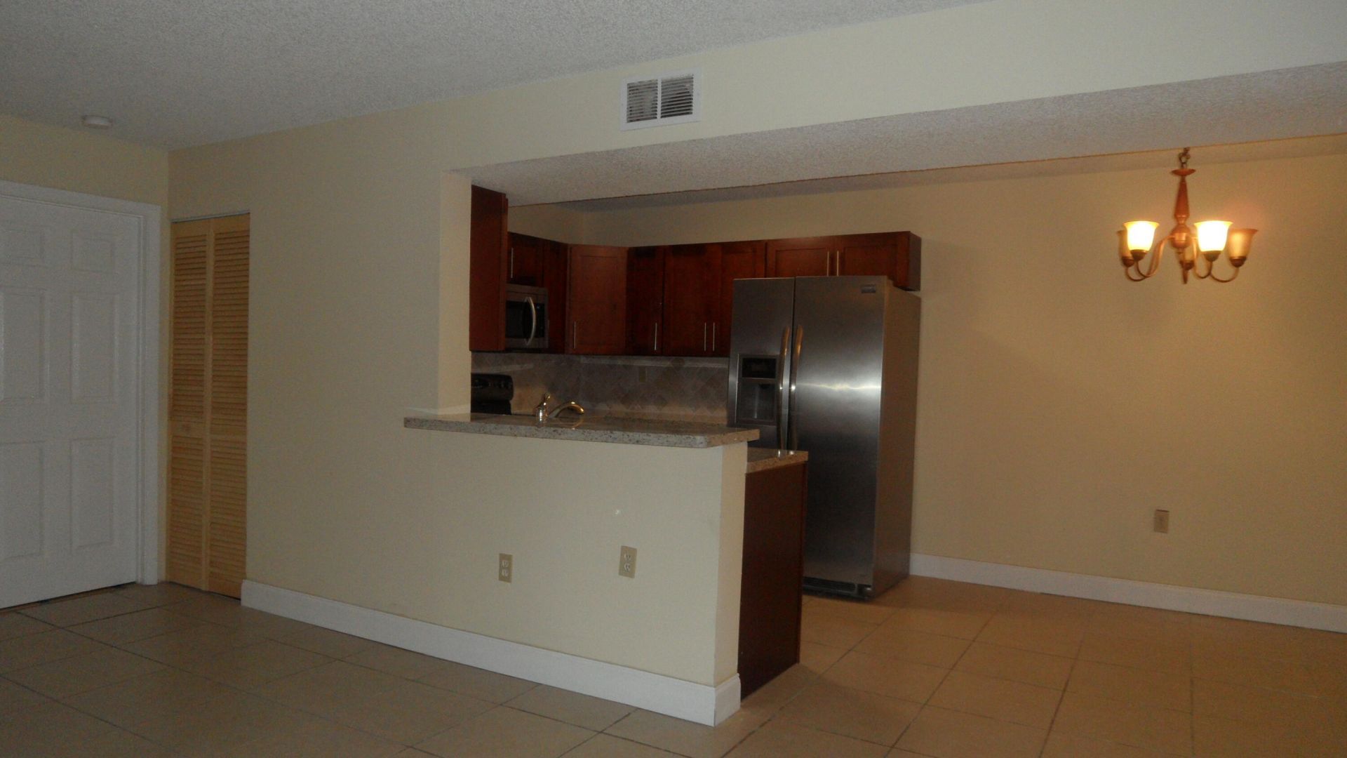 351 Palm Way W, Unit 201, Pembroke Pines, FL 33025 Photo