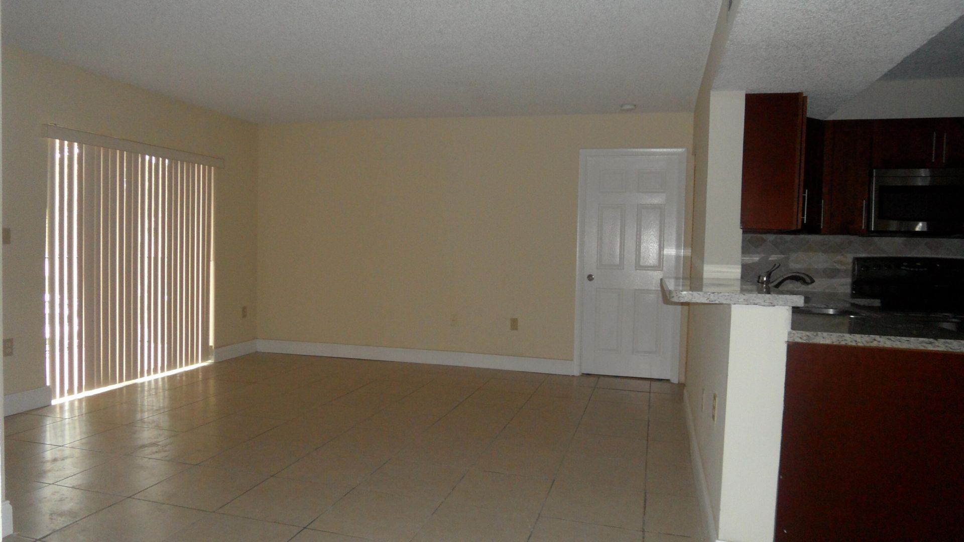 351 Palm Way W, Unit 201, Pembroke Pines, FL 33025 Photo