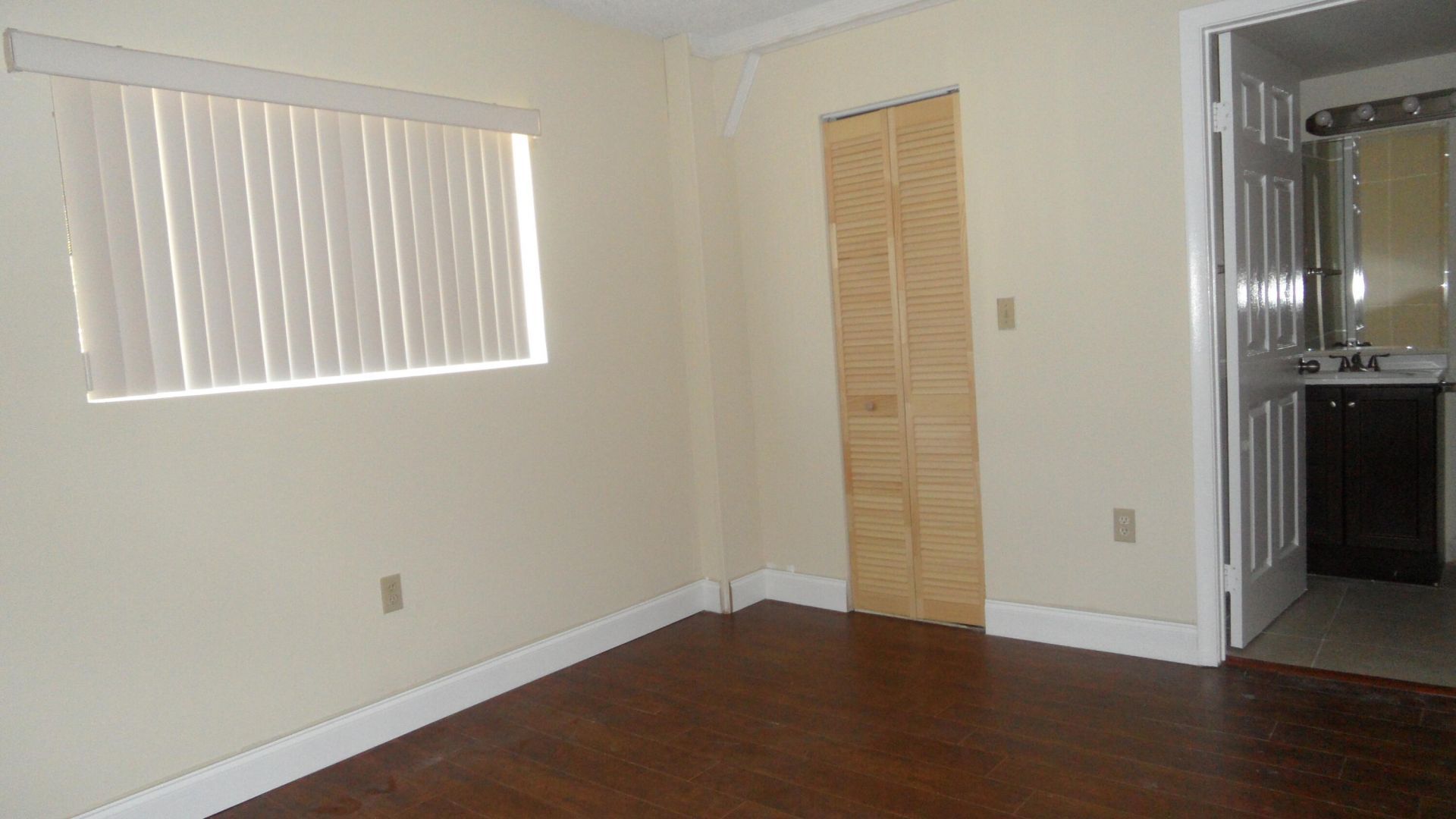 351 Palm Way W, Unit 201, Pembroke Pines, FL 33025 Photo