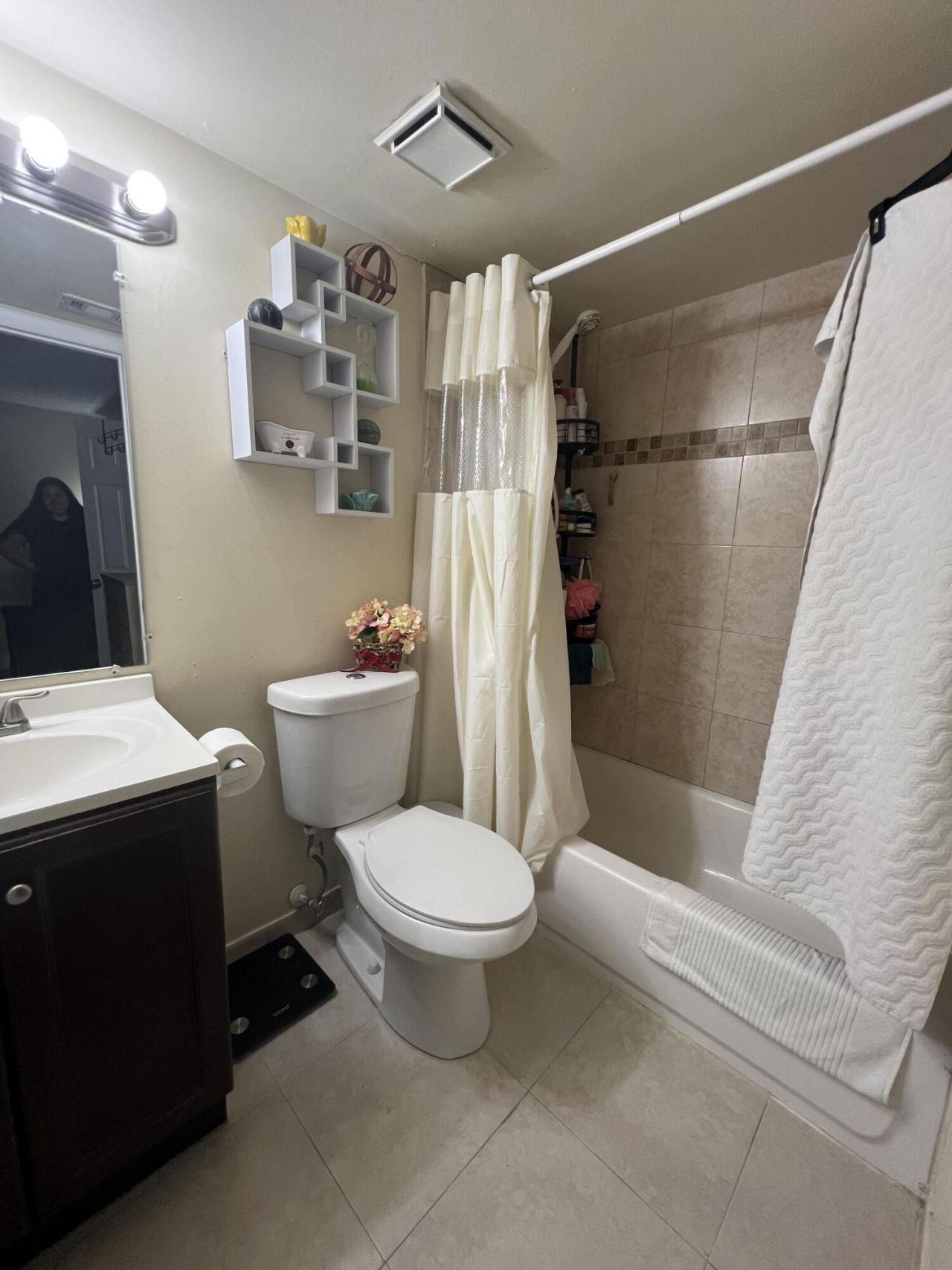 351 Palm Way W, Unit 201, Pembroke Pines, FL 33025 Photo