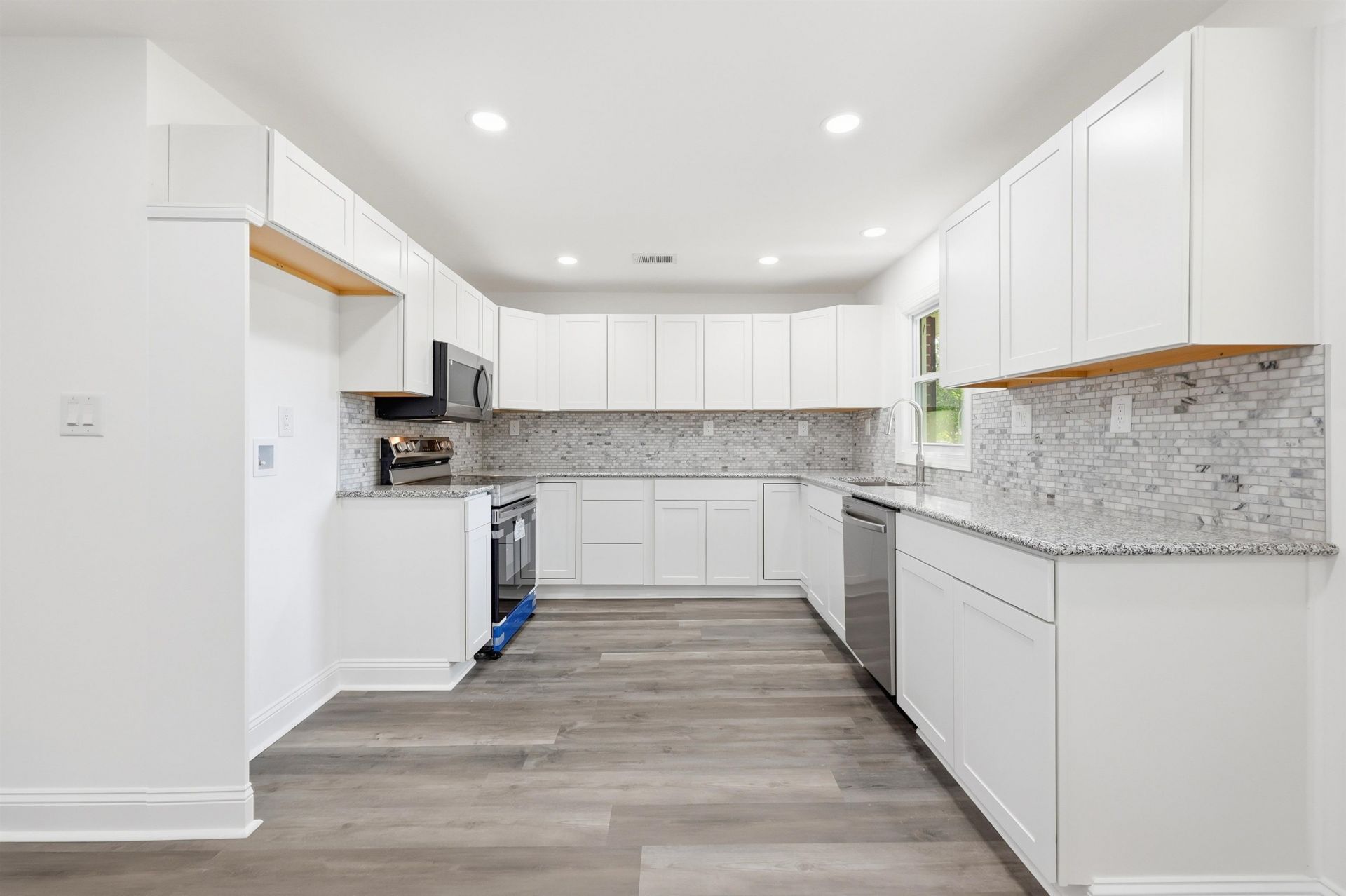 1891 Middleton St.  Photo 11