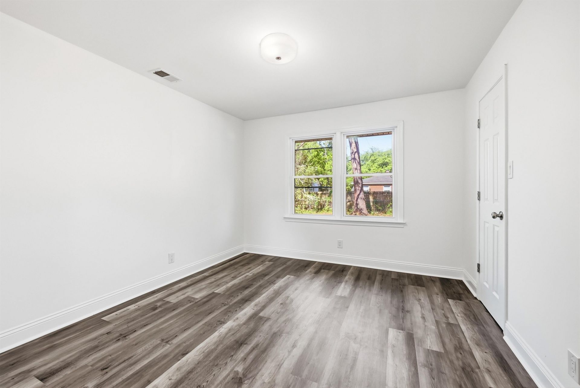 1891 Middleton St.  Photo 21