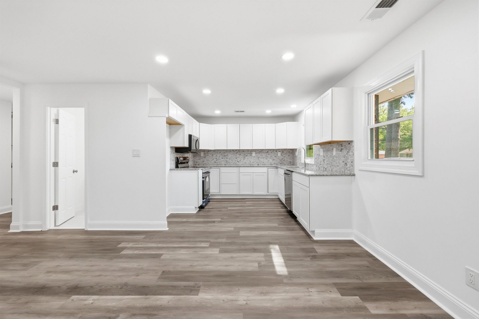 1891 Middleton St.  Photo 9