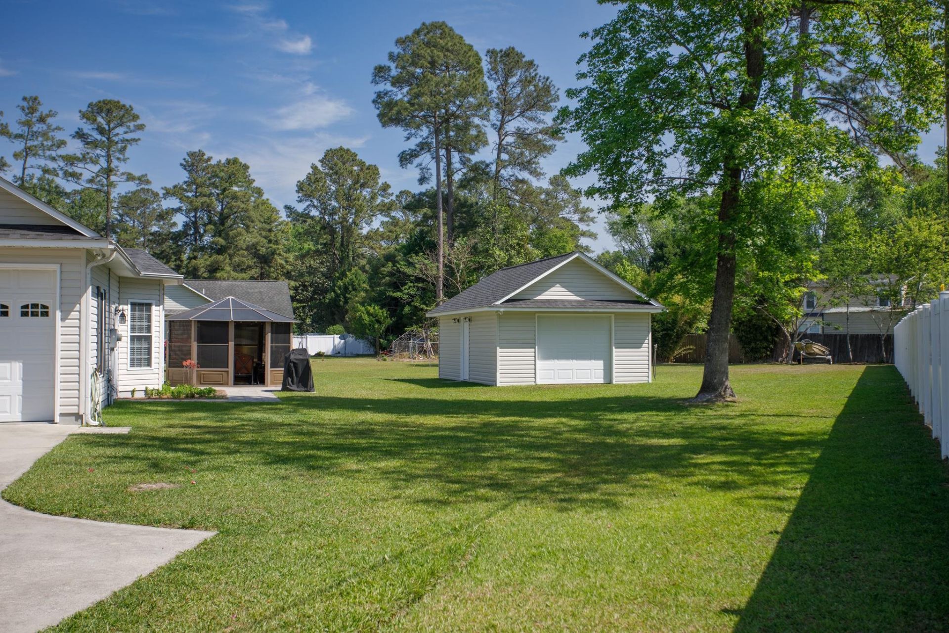 3200 Bryant St. Photo 4