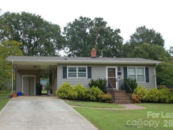 343 19th Avenue NE, Hickory, NC 28601