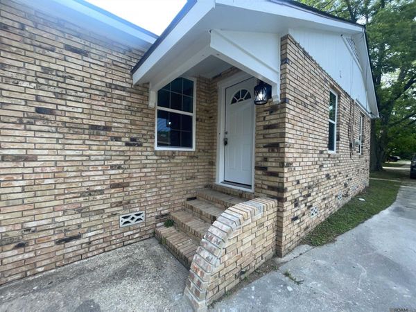 5520 Linden St, Baton Rouge, LA 70805