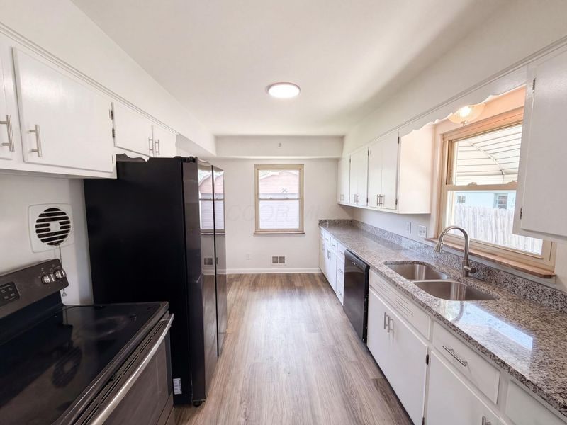 2839 Homecomer Drive , Grove City, OH 43123 Photo 2