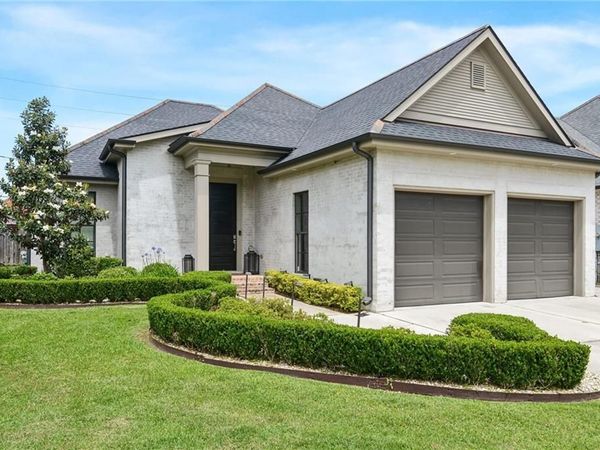 237 OAK DALE Drive , Gretna, LA 70056