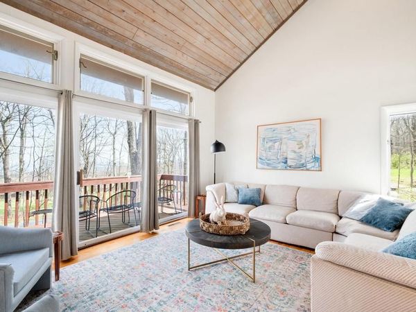 44 EAST CATOCTIN DR, WINTERGREEN RESORT, VA 22967