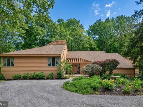 14 BUTTONWOOD DRIVE, CHADDS FORD, PA 19317
