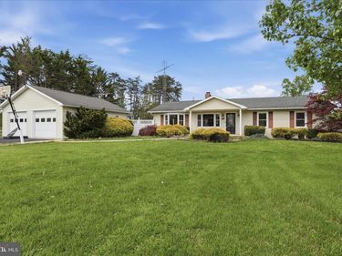 55 HIGHLAND RIDGE ROAD, BERKELEY SPRINGS, WV 25411