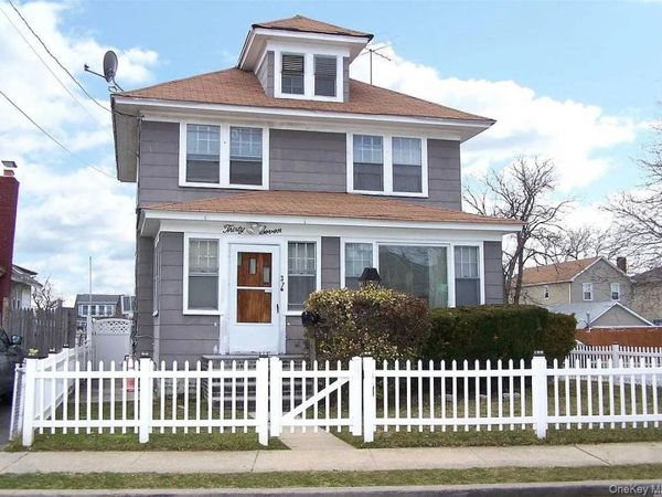 37 Cedar Road, Inwood, NY 11096