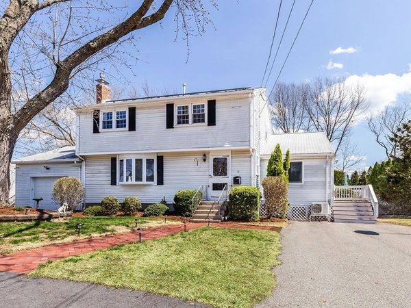 71 Pond Ln, Randolph, MA 02368