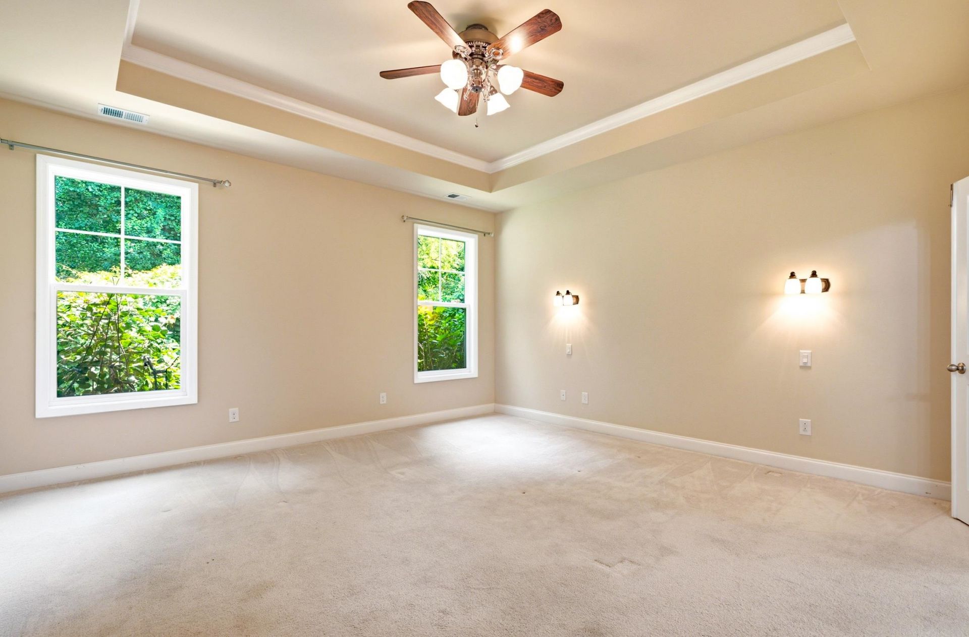 242 Hyacinth Loop Photo 20