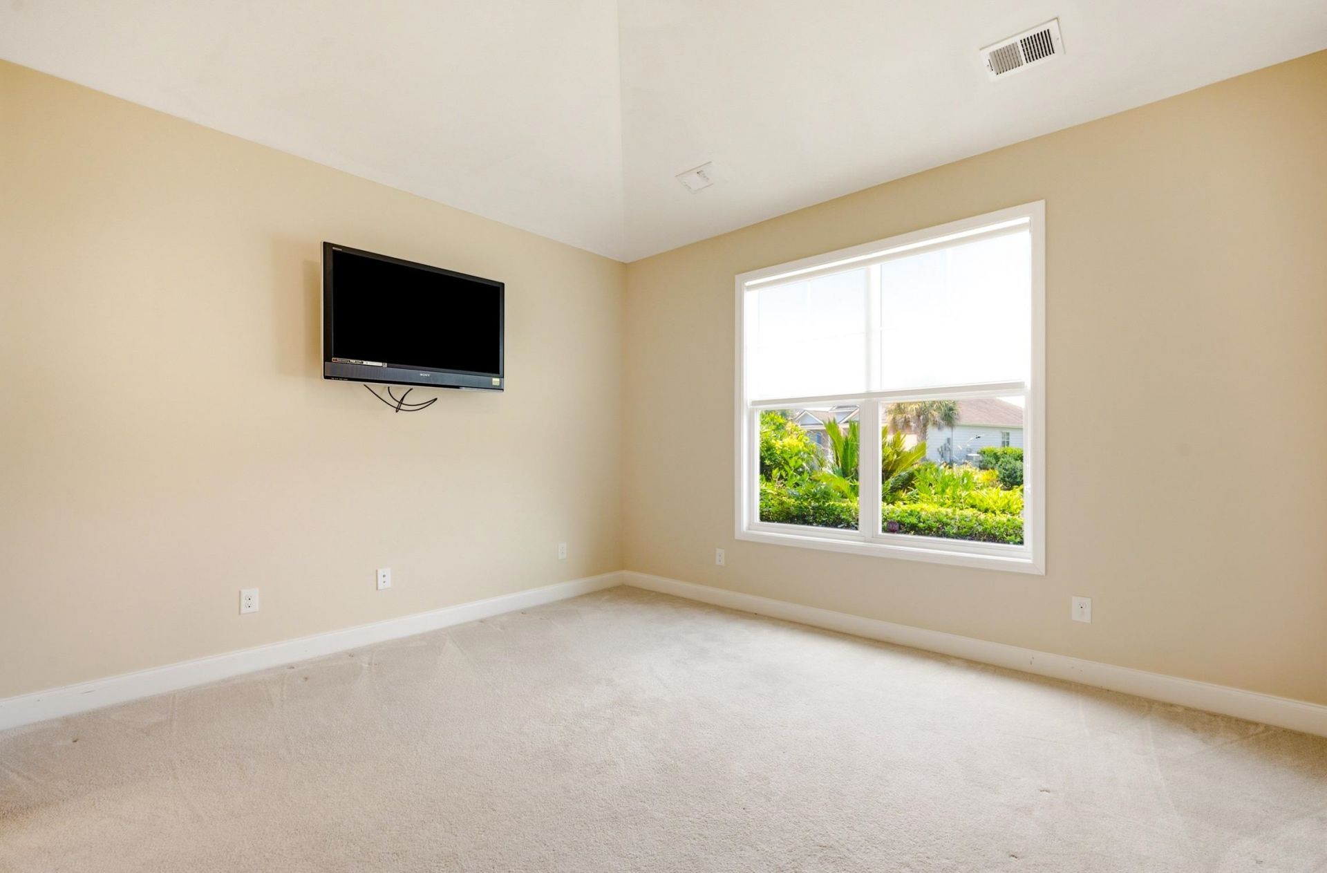 242 Hyacinth Loop Photo 34